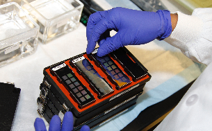 Close up, prepping genotype array