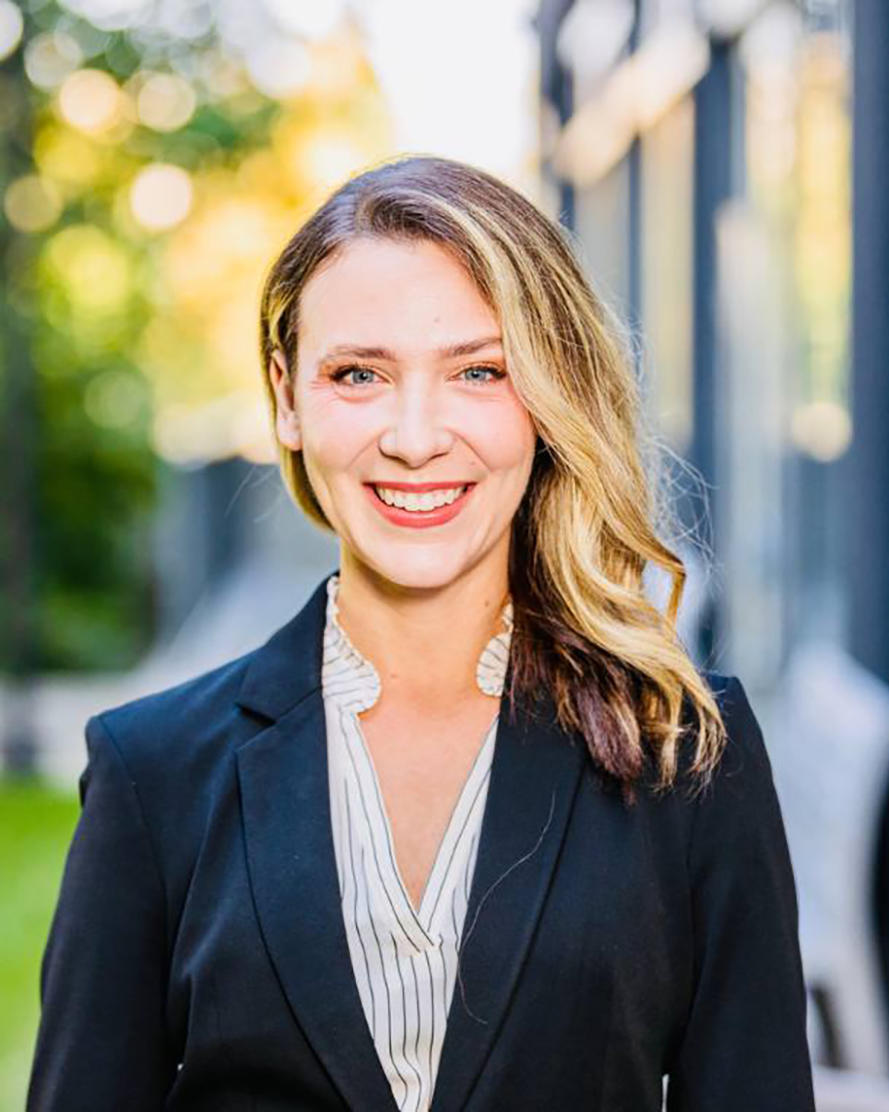 Headshot of Alexandra Harris