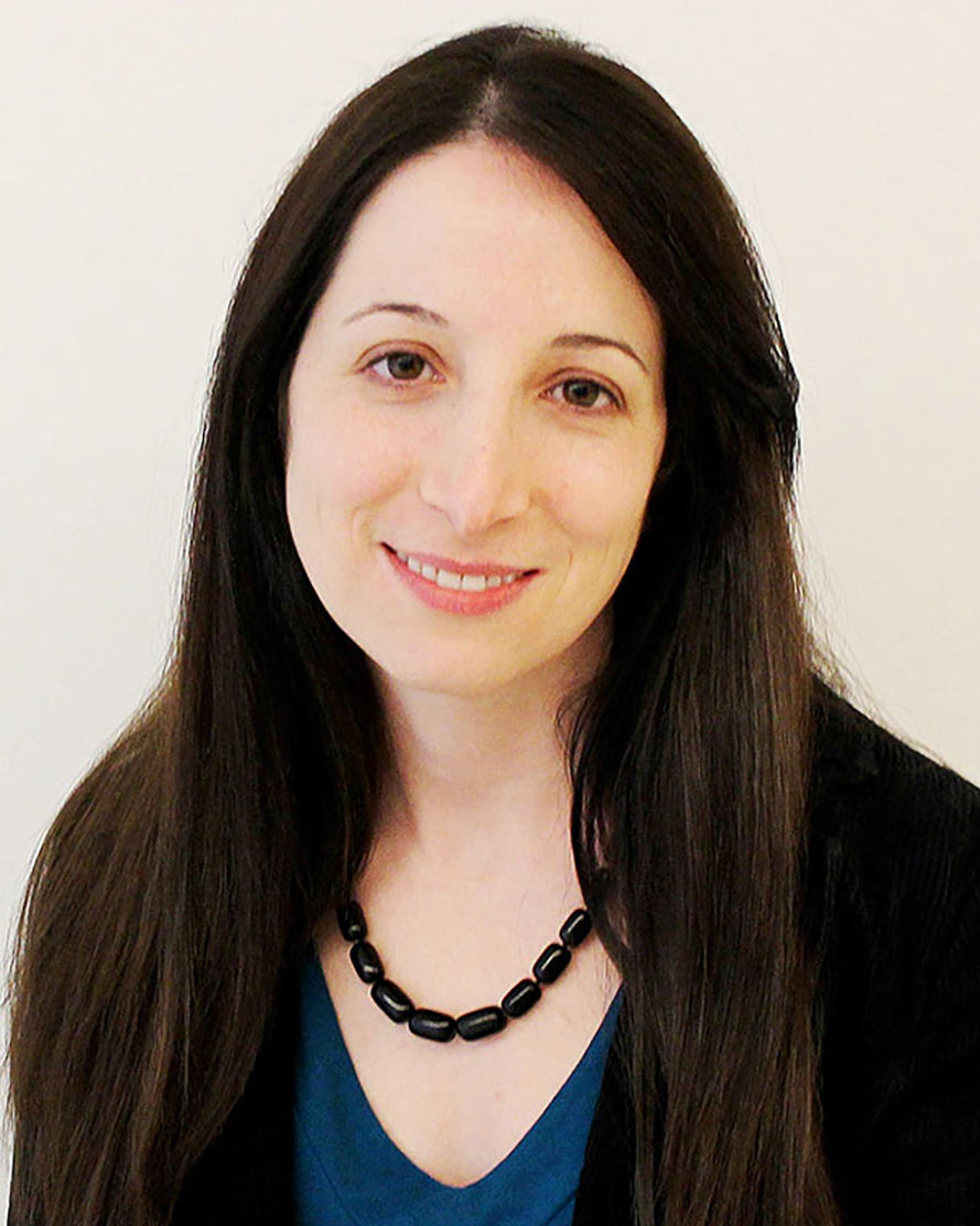 Headshot of Elizabeth Cahoon