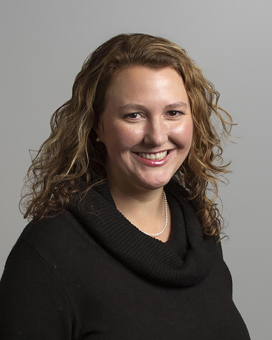 Headshot of Gretchen Gierach