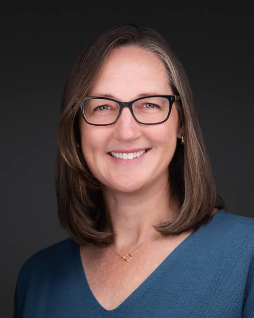 Headshot of Lindsay Morton