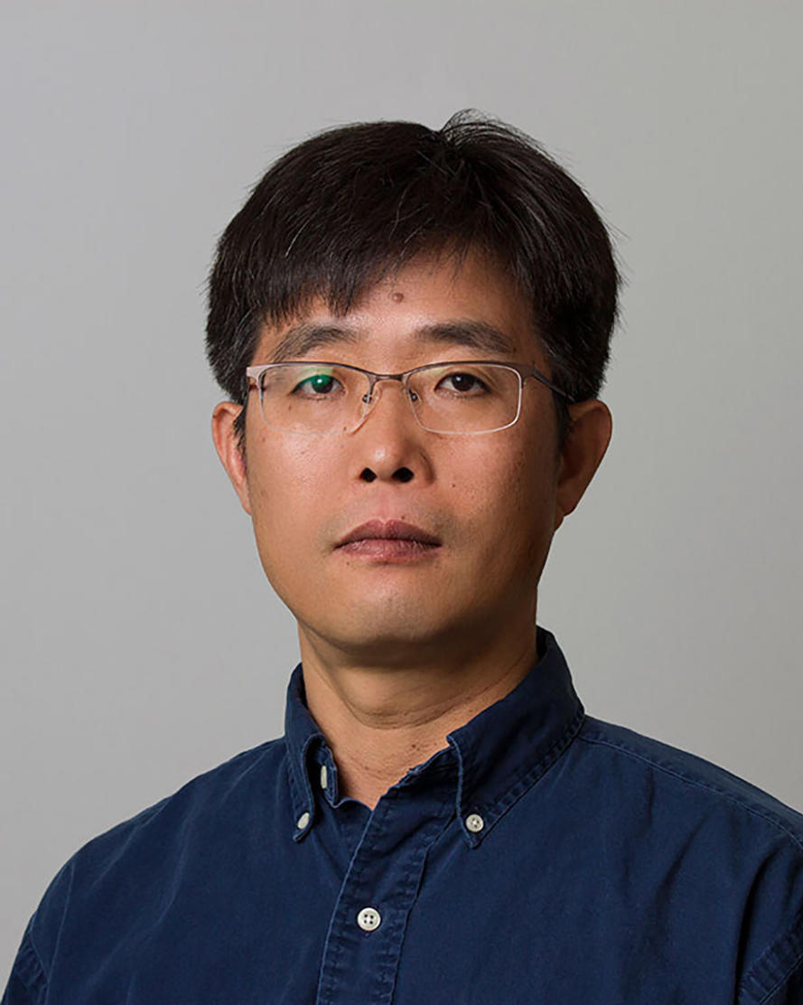 Headshot of Sung Duk Kim