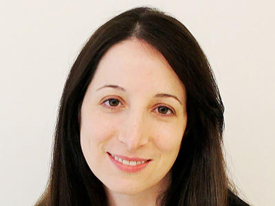 Headshot of Elizabeth Cahoon