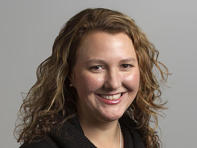 Headshot of Gretchen Gierach