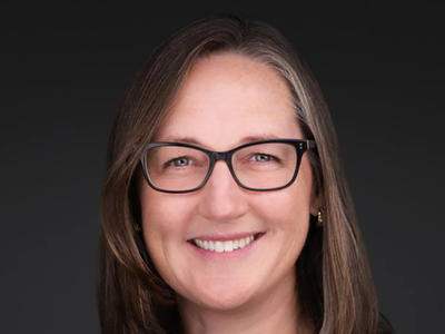 Headshot of Lindsay Morton