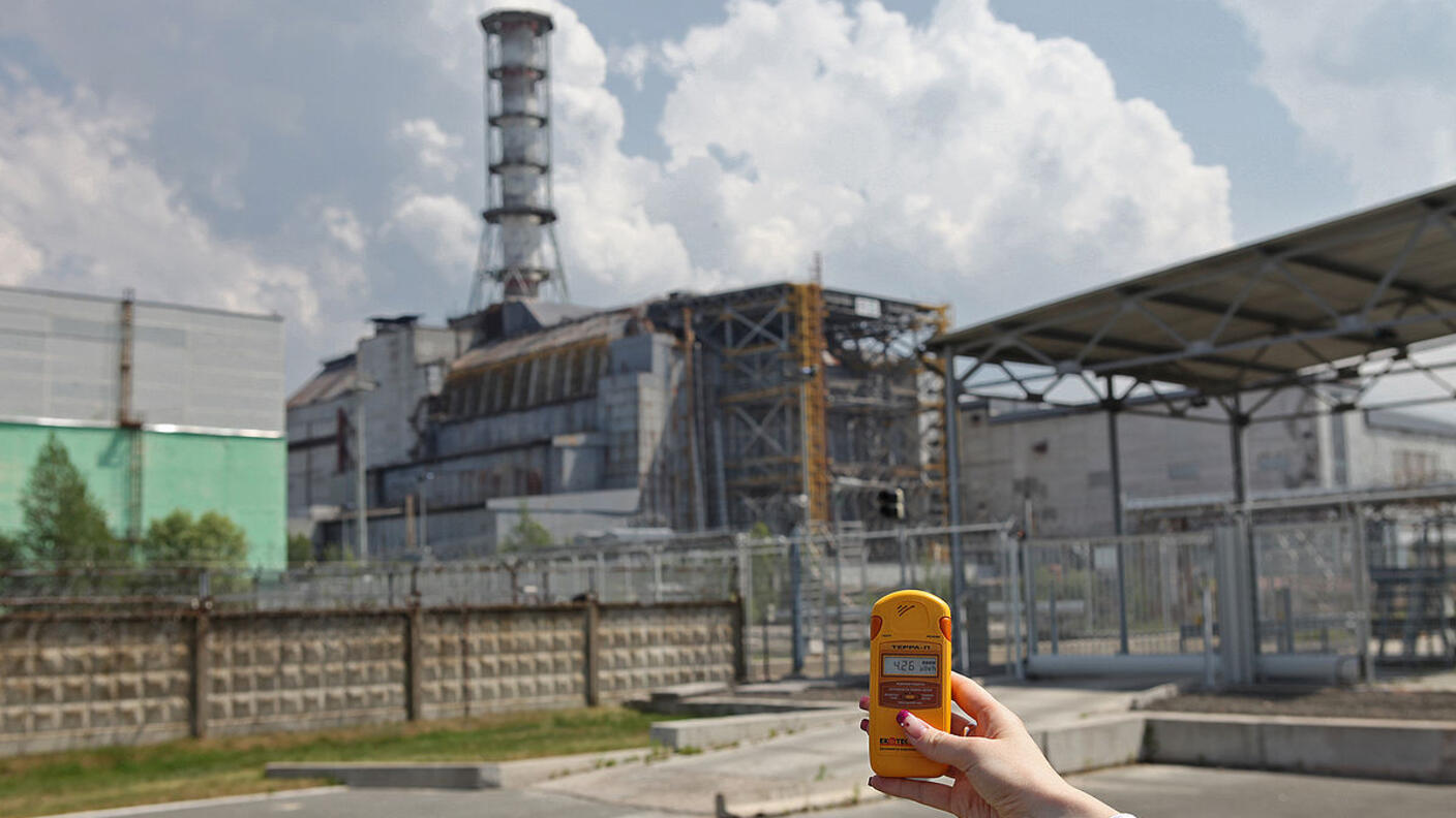 Image of the Chornobyl plant with radiation measurement tool