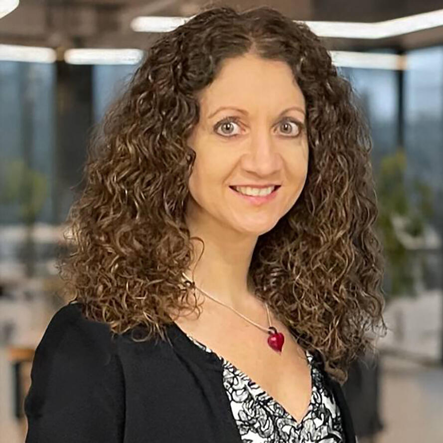 photograph of Lisa Mirabello