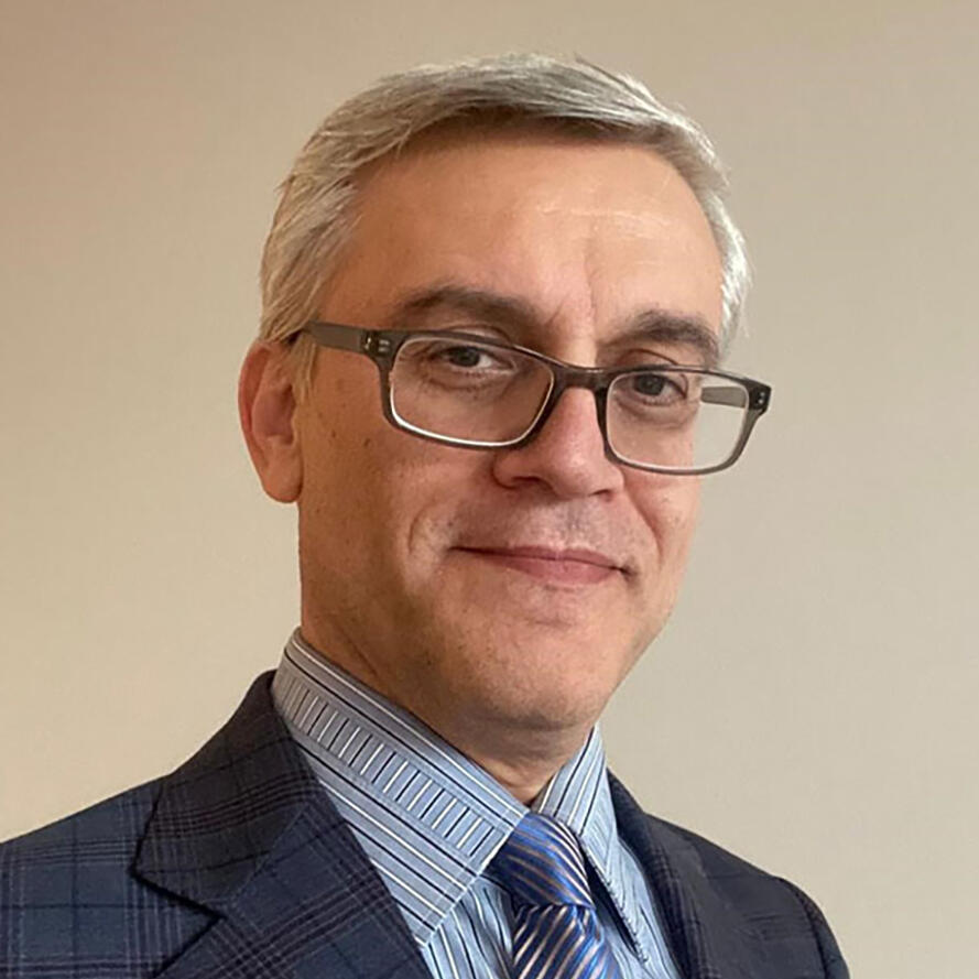 Dr. Mahdi Nalini is a postdoctoral fellow in the Metabolic Epidemiology Branch.