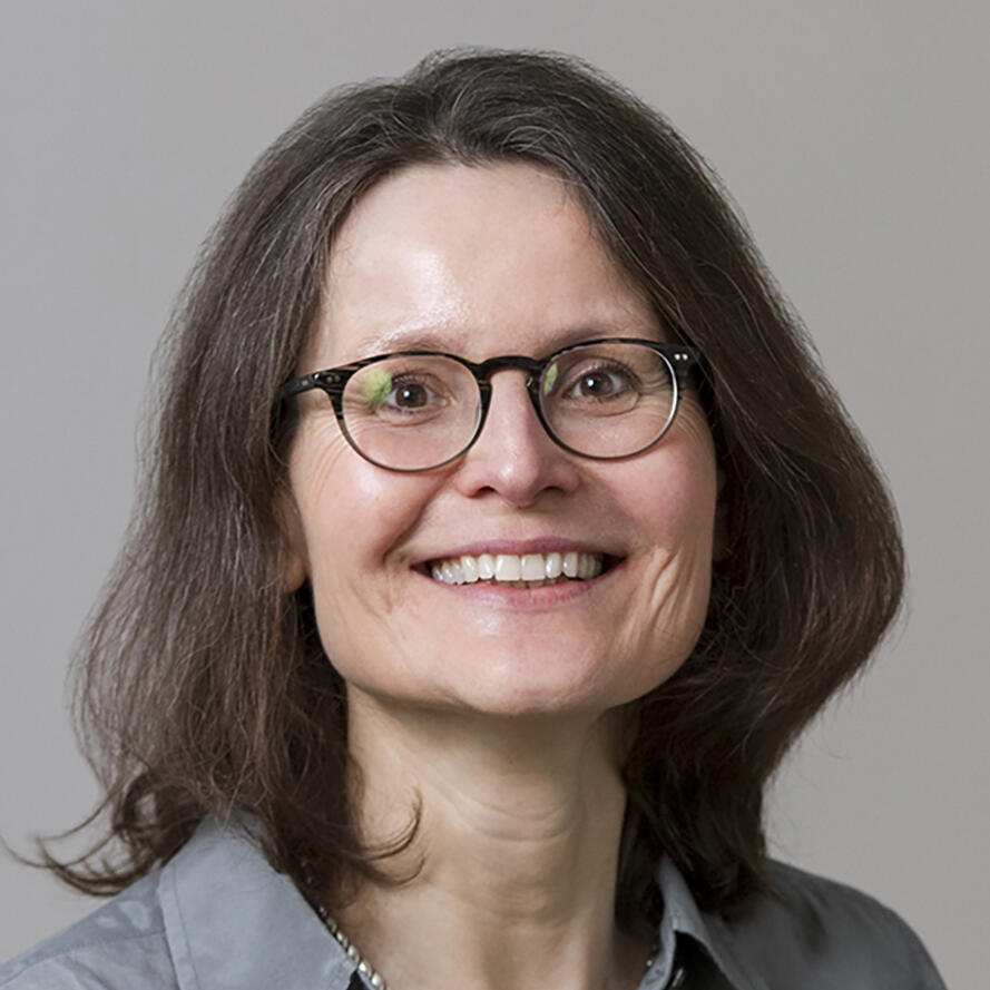 Headshot of Ruth Pfeiffer