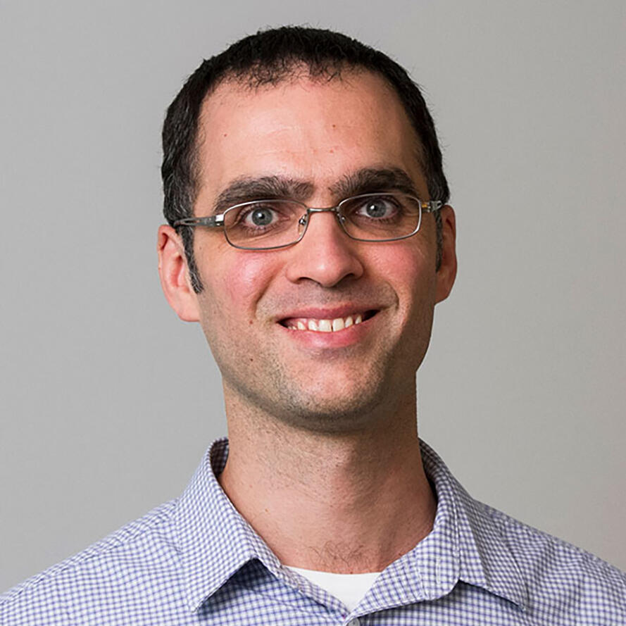 Headshot of Thomas Ahearn