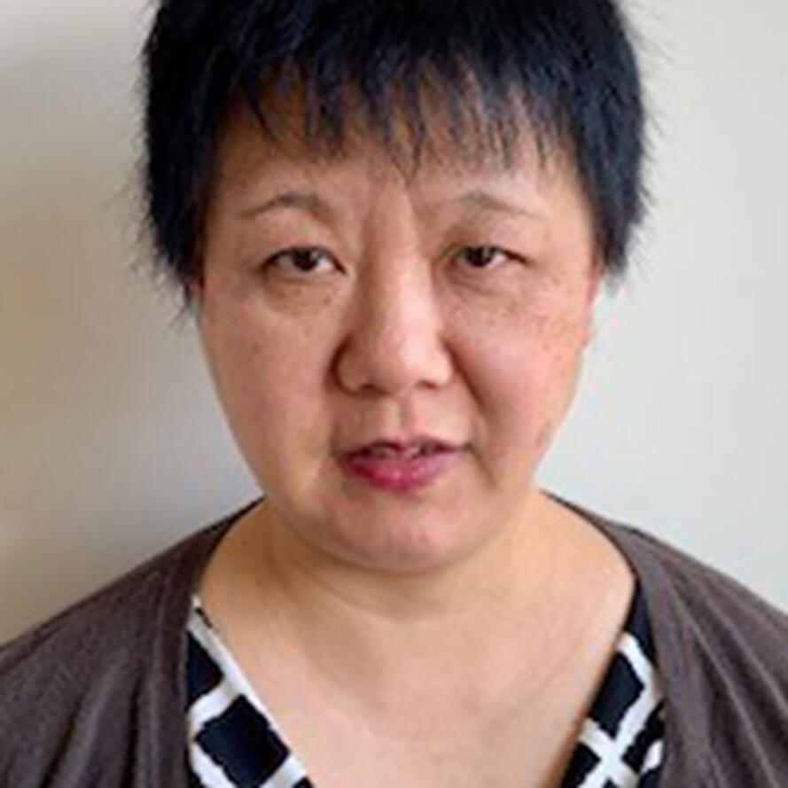 Xie Yi is a biologist/lab manager in Michael Dean's Lab in LTG