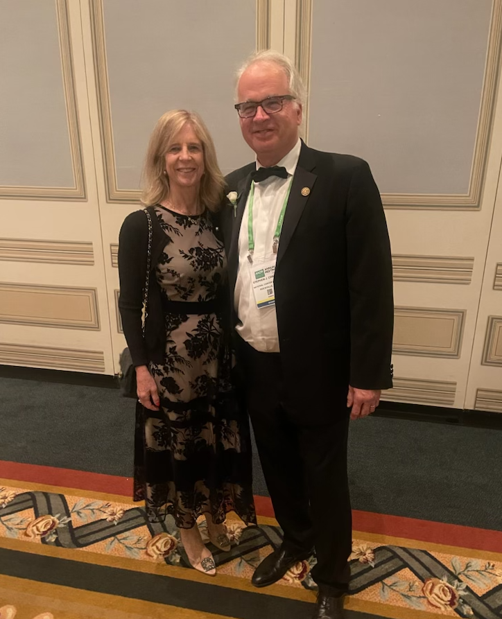 Stephen Chanock (right) and his wife, Lizette Chanock (left), at the Fellows of the AACR Academy induction ceremony. 