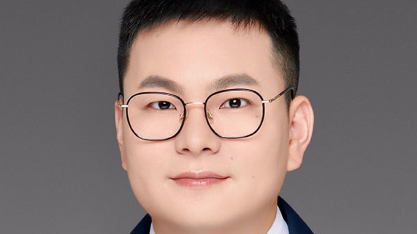 Tongwu Zhang is an Earl Stadtman investigator in the Biostatistics Branch.